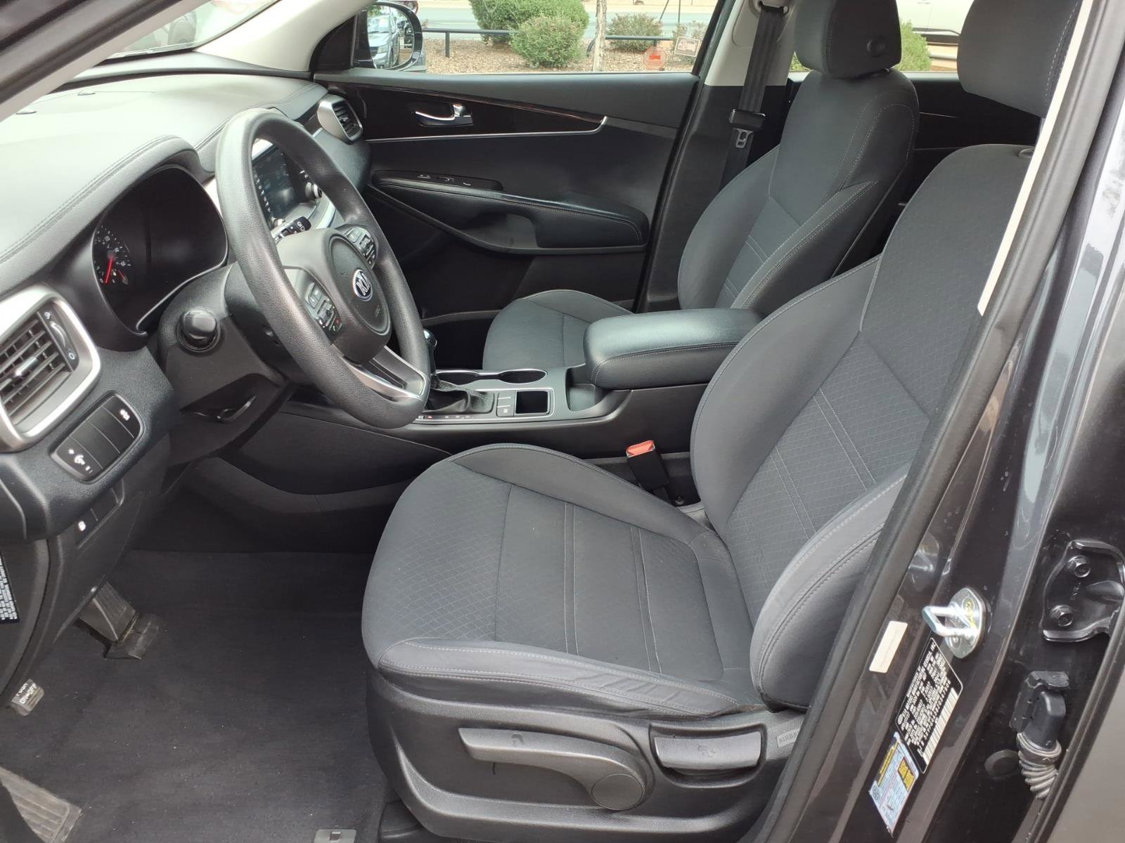 Used 2018 Kia Sorento LX image 12