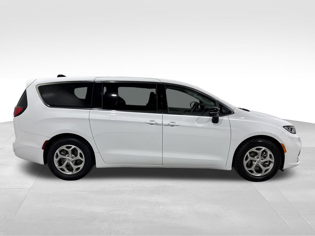 Used 2024 Chrysler Pacifica Limited FWD image 20