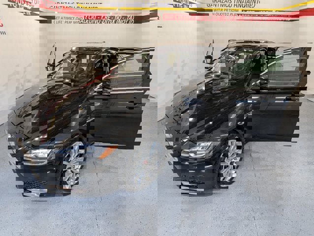 Used 2019 Jaguar XF Prestige image 11