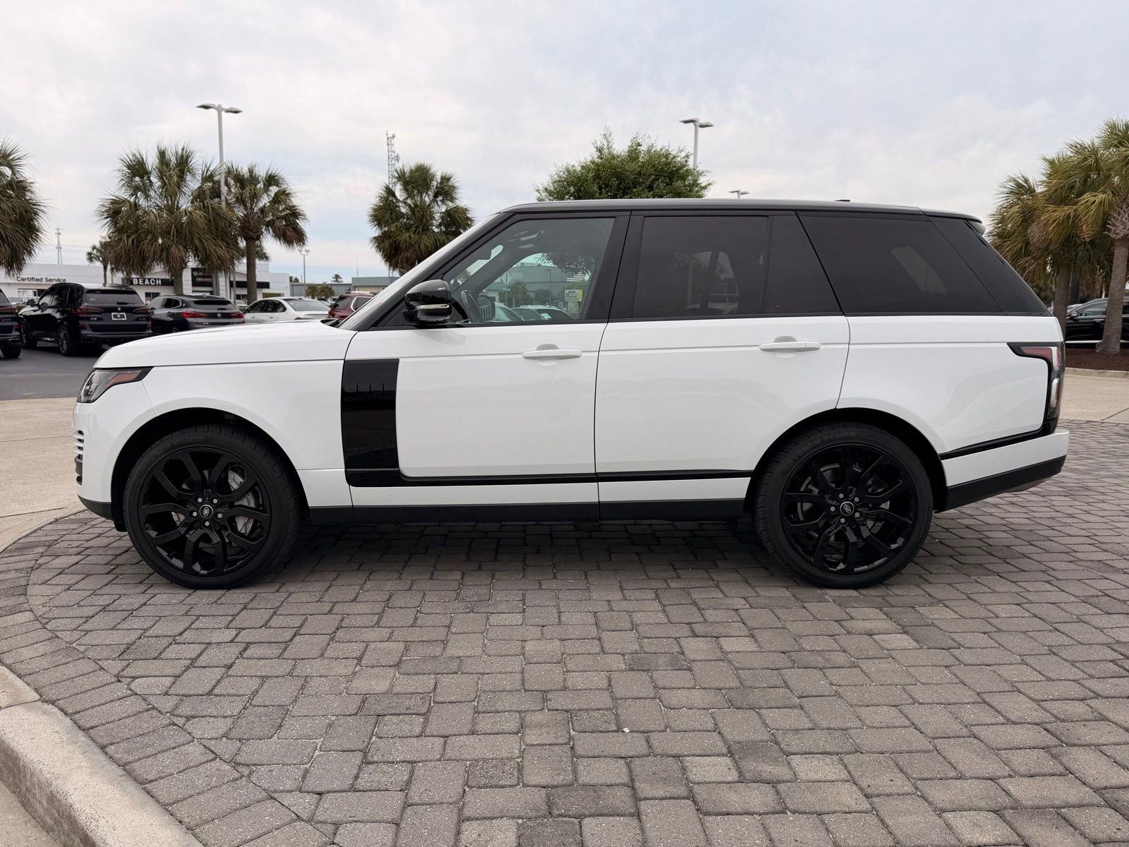 Used 2021 Land Rover Range Rover AWD/4WD image 12