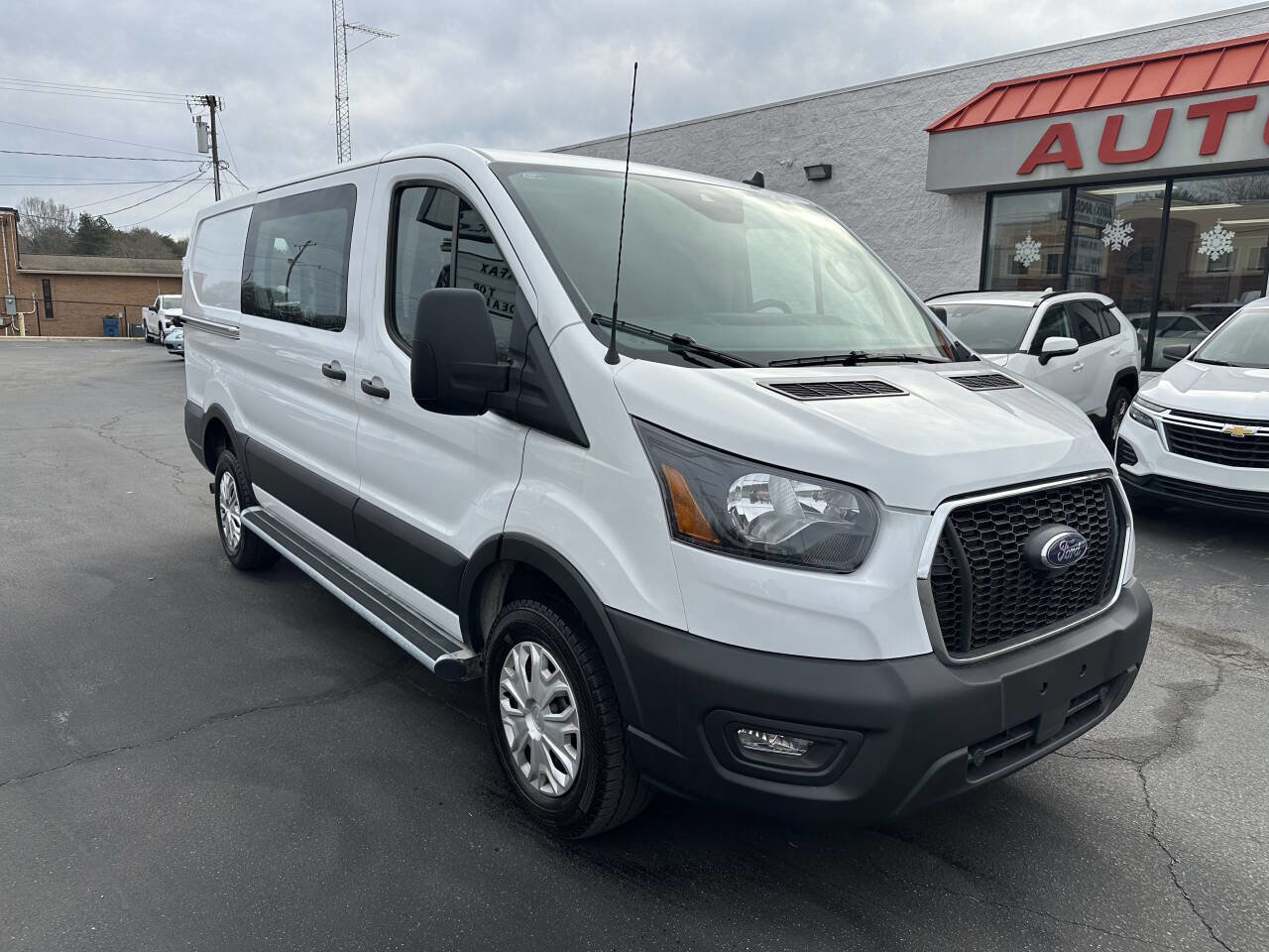 Used 2024 Ford Transit 250 Low Roof w/ Exterior Upgrade Package image 3