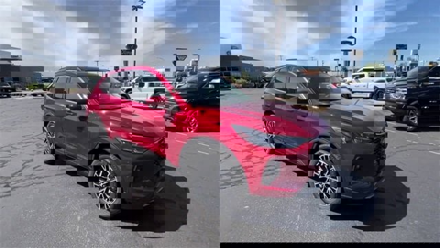 Used 2024 Ford Escape SE w/ PHEV Premium Package image 9