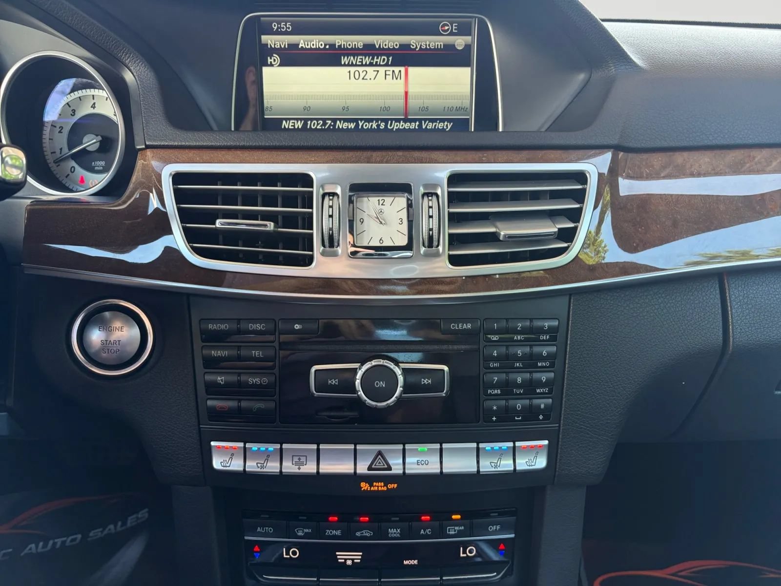 Used 2014 Mercedes-Benz E 550 4MATIC Sedan image 23