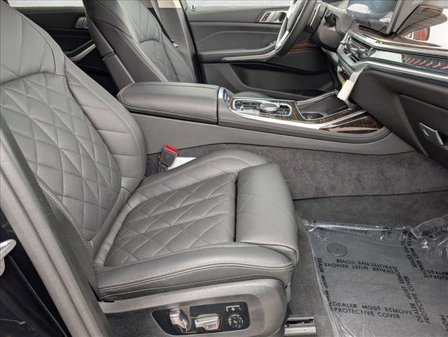 Used 2025 BMW X7 xDrive40i w/ Parking Assistance Package AWD/4WD image 24