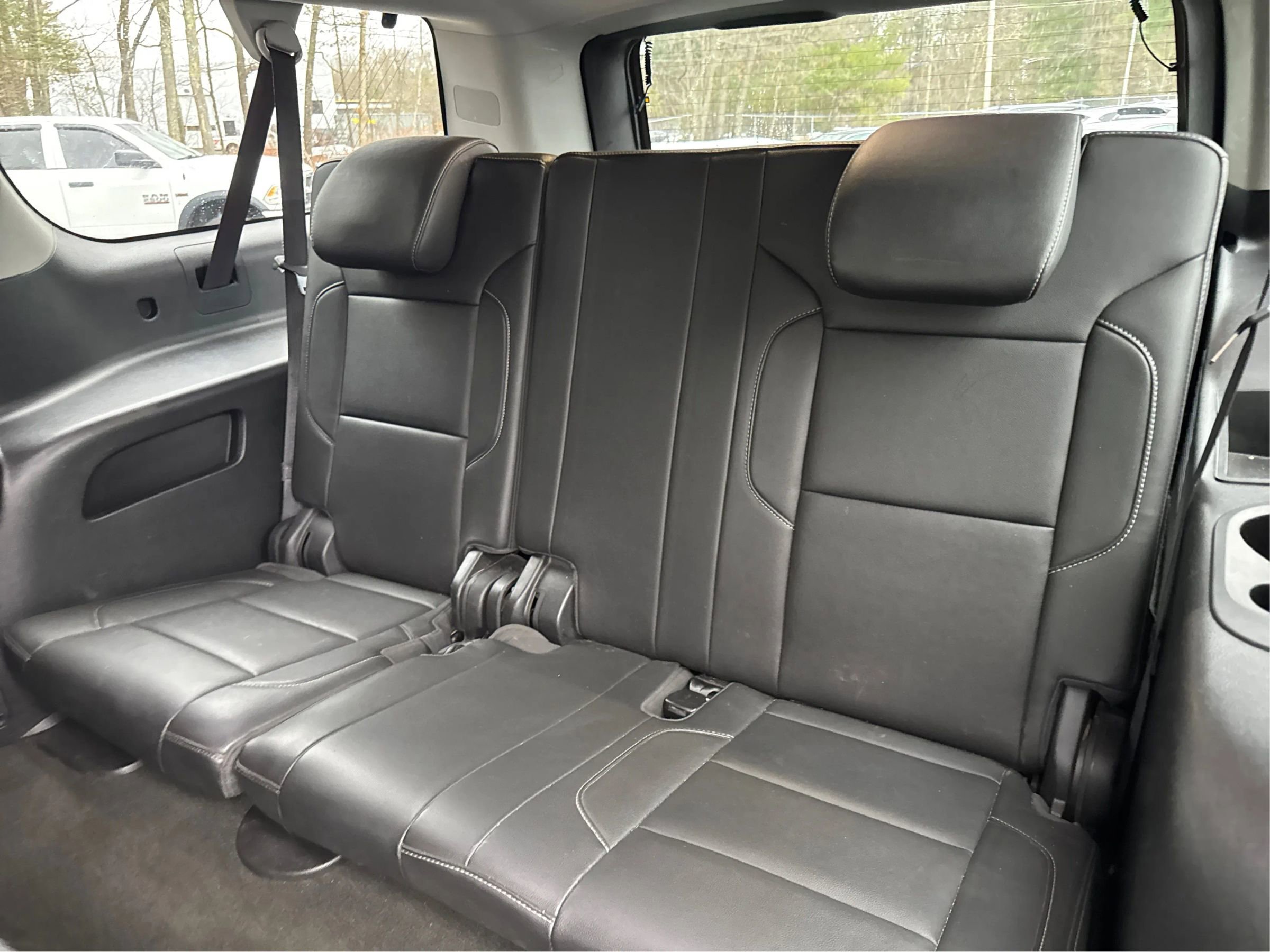 Used 2018 Chevrolet Suburban LT image 30