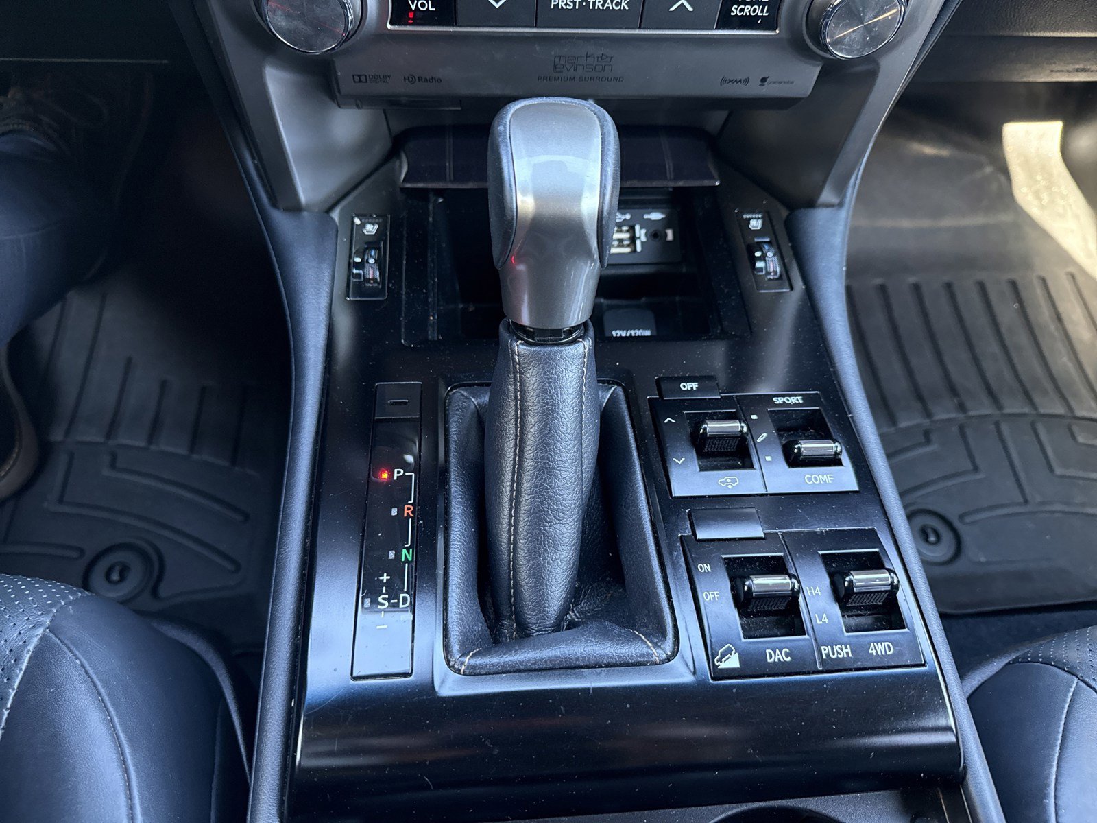 Used 2021 Lexus GX 460 Luxury w/ Sport Design Package AWD/4WD image 23
