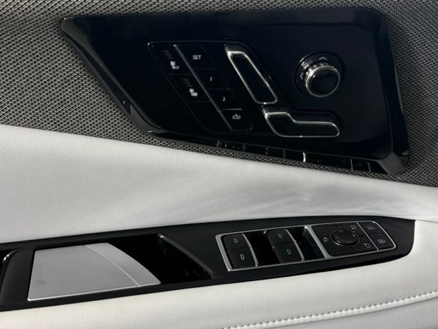 New 2026 Cadillac Optiq Sport 1 w/ LPO, ONYX Package AWD/4WD image 15