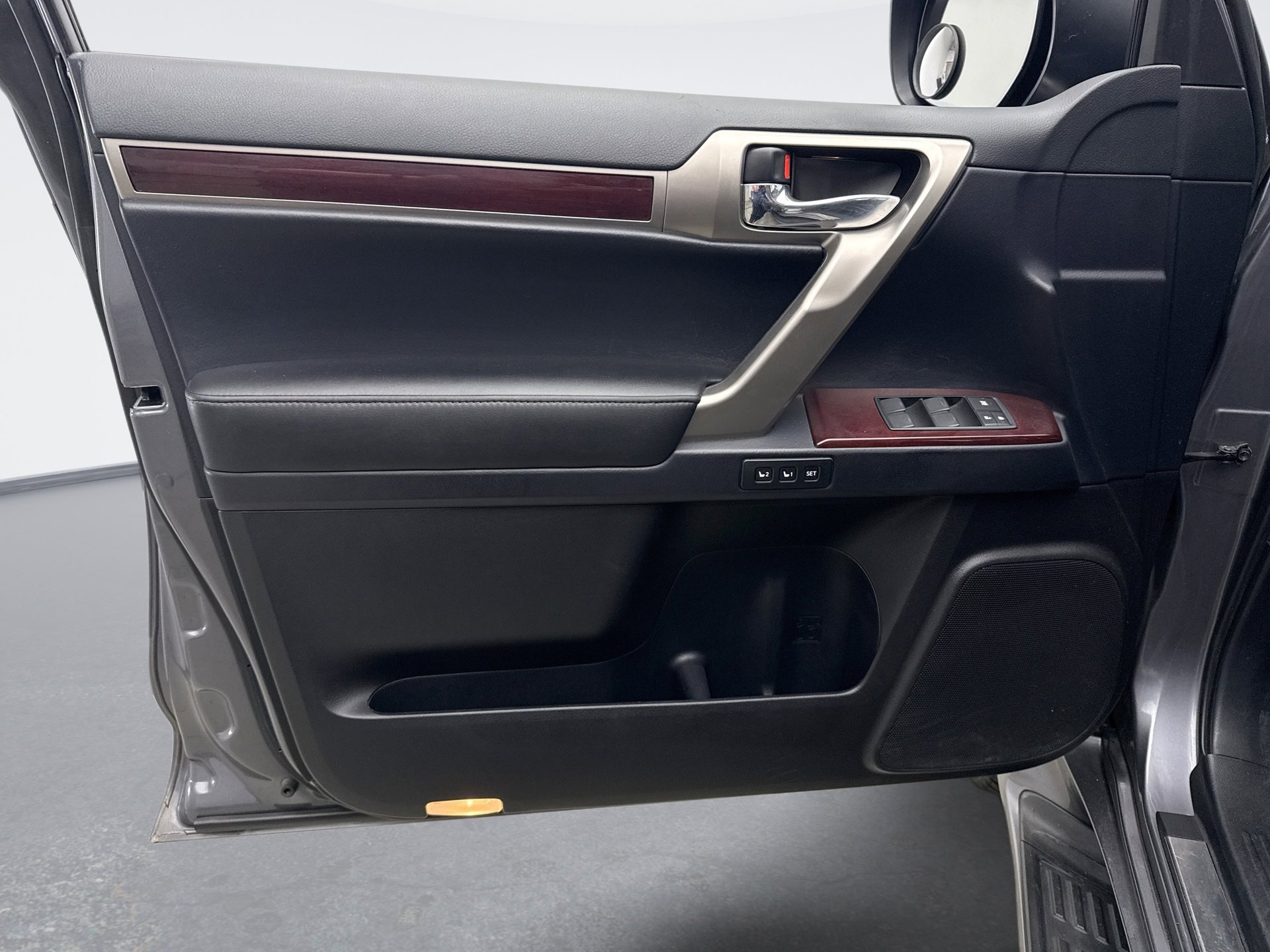 Used 2018 Lexus GX 460 Premium w/ Premium Package image 9