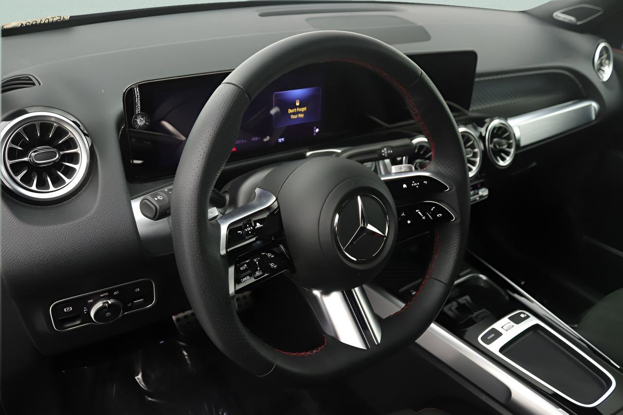 Certified 2025 Mercedes-Benz GLB 250 image 14