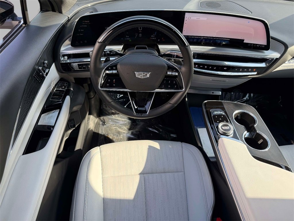 Used 2023 Cadillac Lyriq 2WD image 4