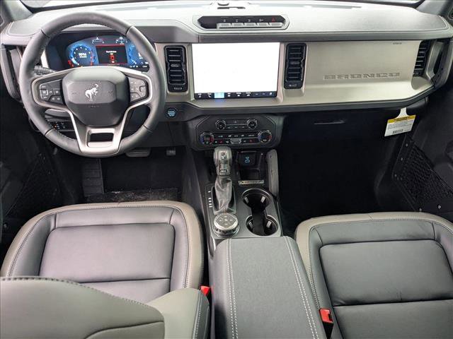 New 2025 Ford Bronco Outer Banks w/ Sasquatch Package image 13