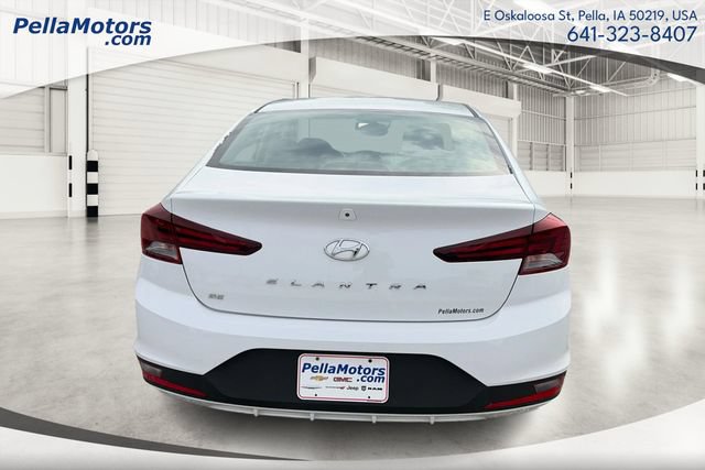 Used 2019 Hyundai Elantra SE w/ Cargo Package FWD image 4