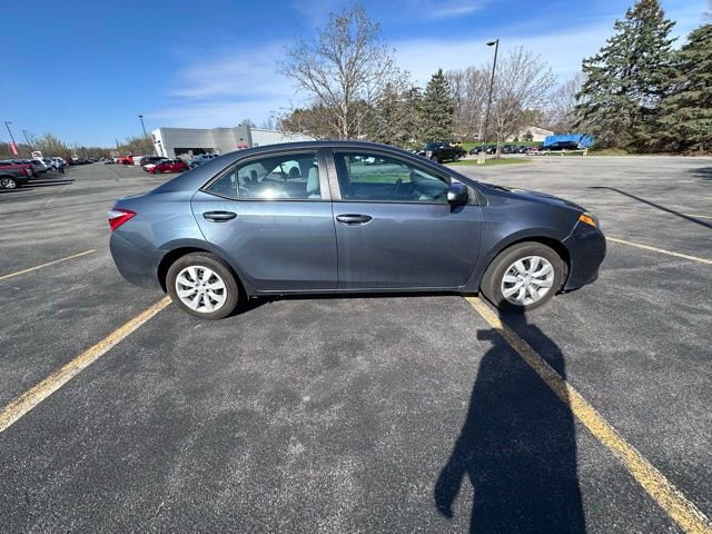 Used 2015 Toyota Corolla LE FWD image 2