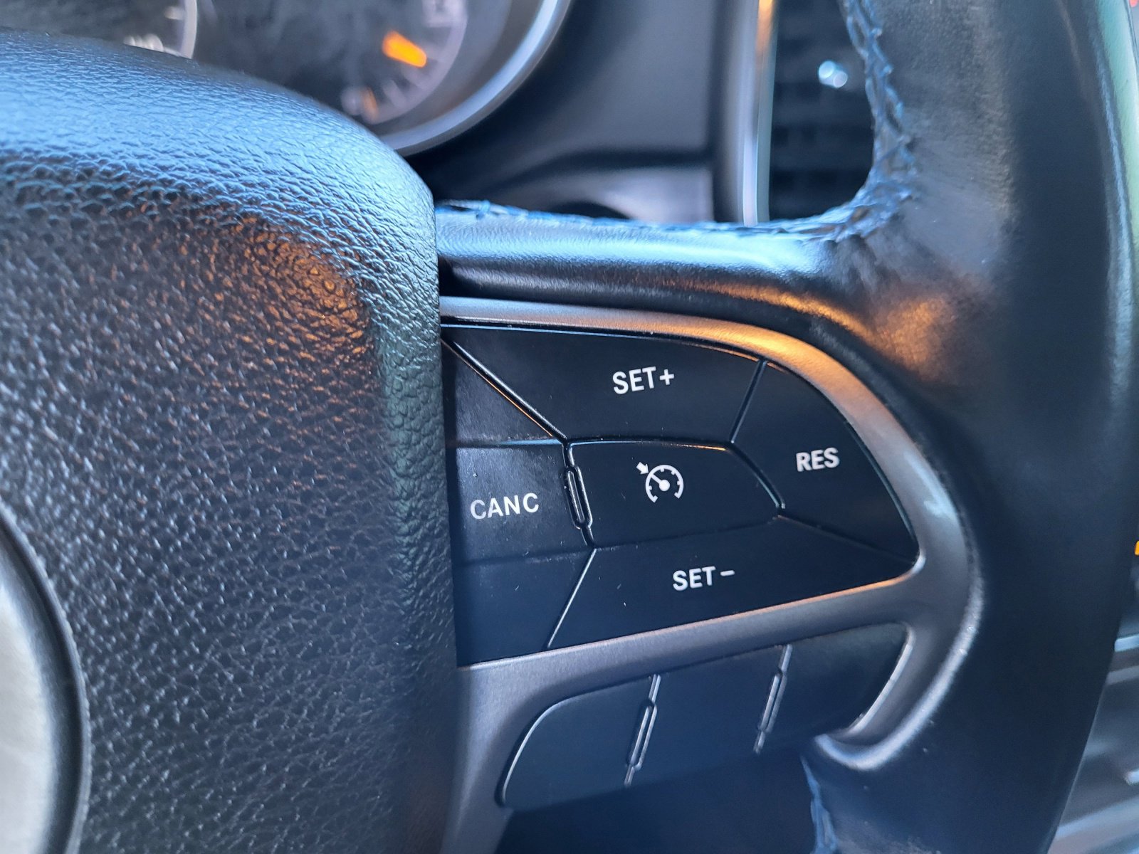 Used 2019 Jeep Grand Cherokee Laredo image 26