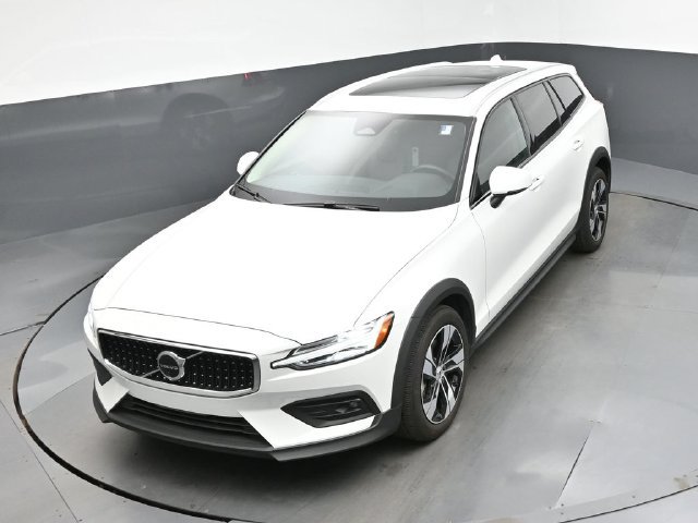 Used 2025 Volvo V60 B5 Cross Country Plus AWD/4WD image 43