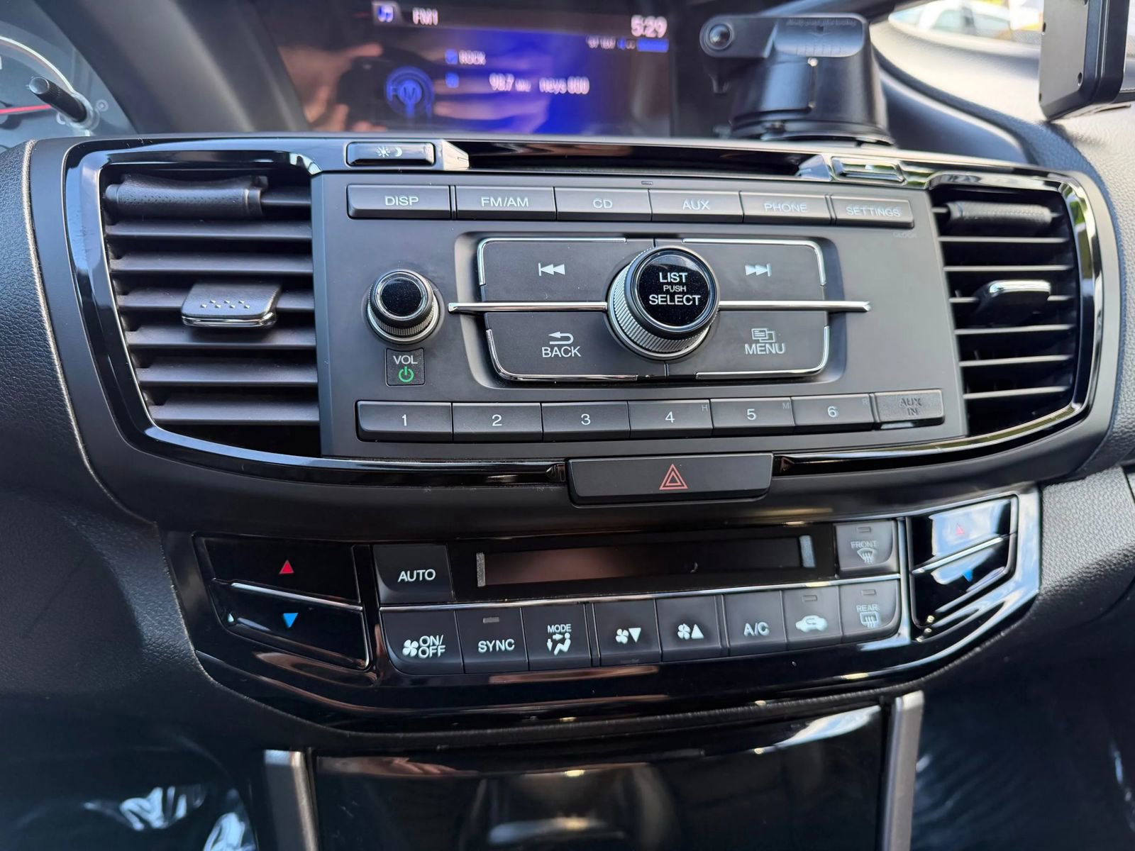 Used 2017 Honda Accord Sport image 13
