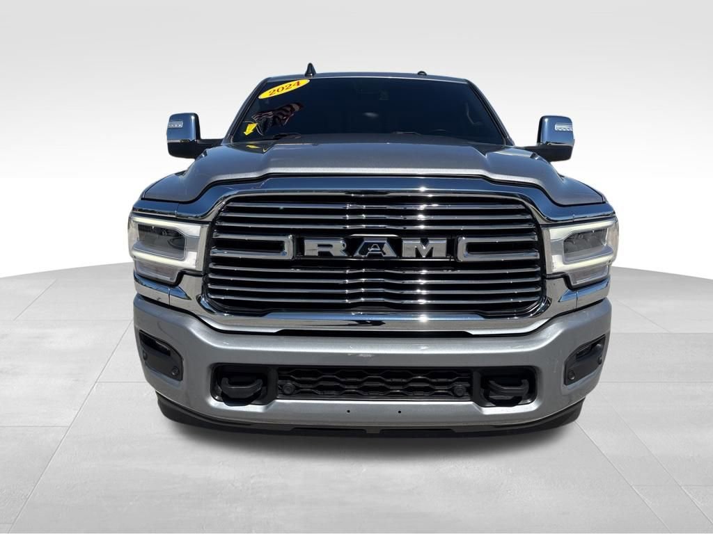 Used 2024 RAM 2500 Laramie AWD/4WD image 2