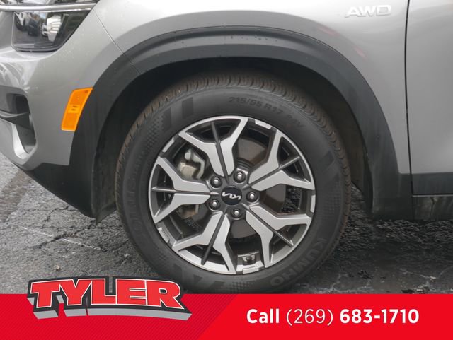 Used 2023 Kia Seltos EX image 42