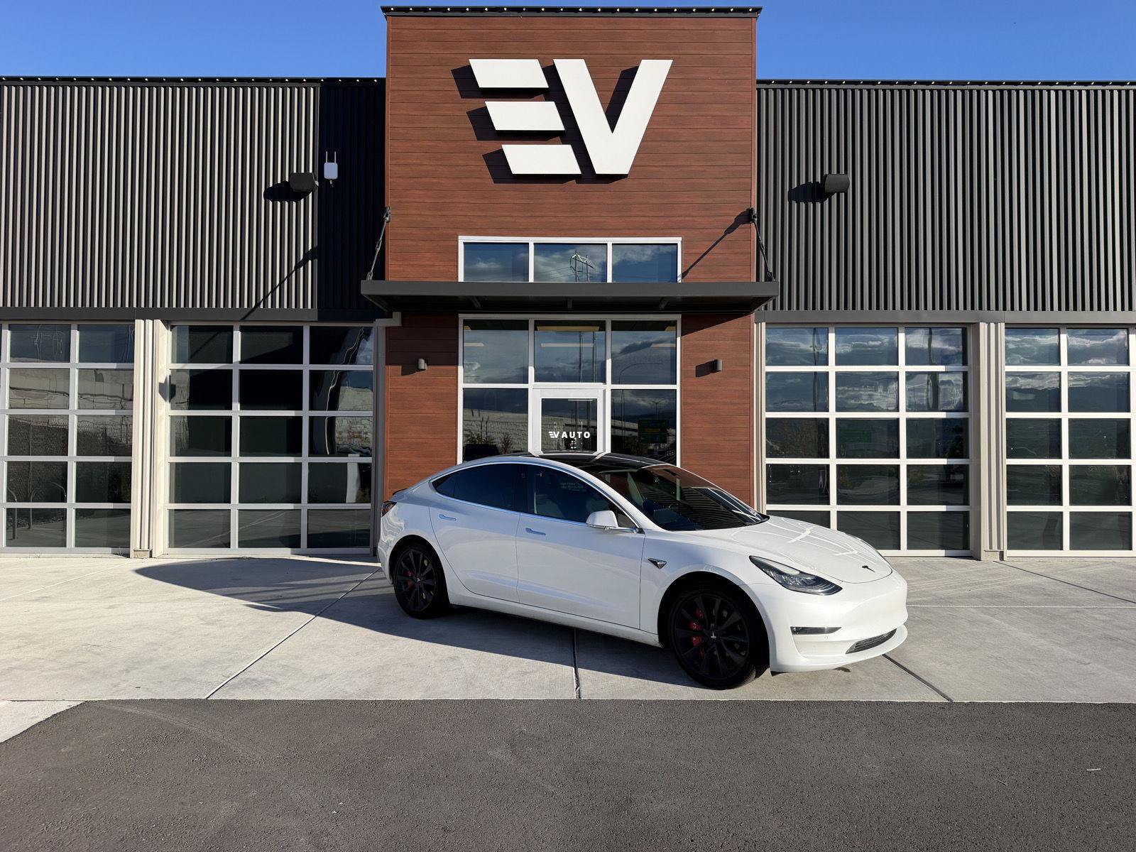 Used 2018 Tesla Model 3 Long Range RWD image 1
