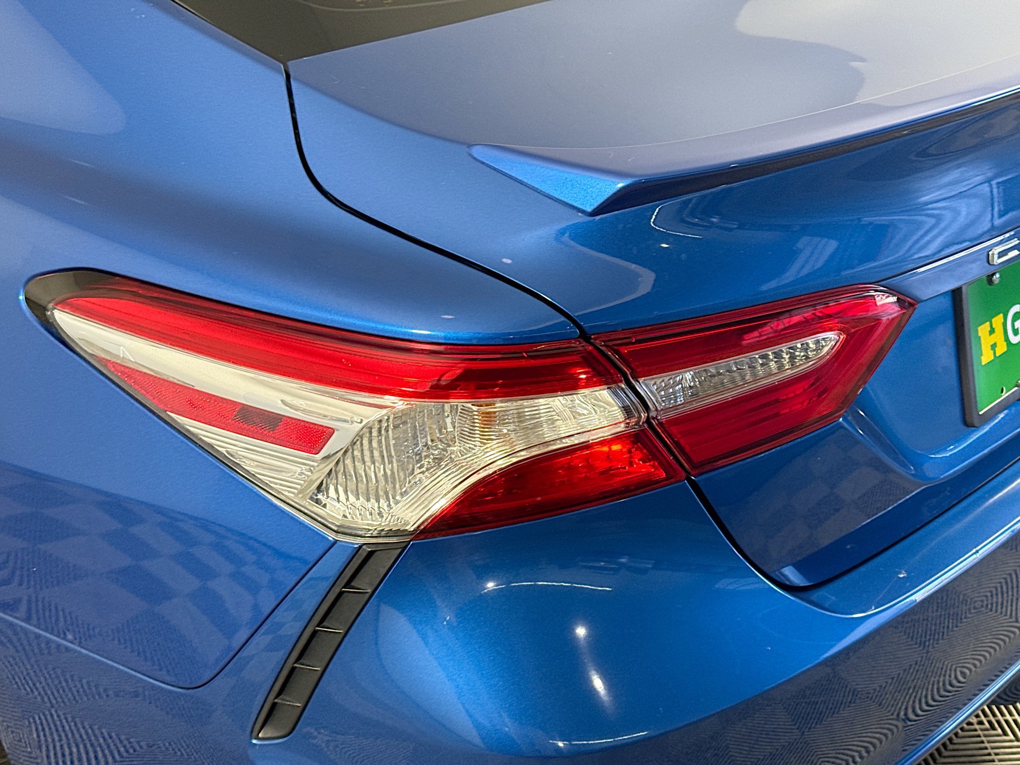 Used 2020 Toyota Camry SE w/ Carpet Mat Package image 35