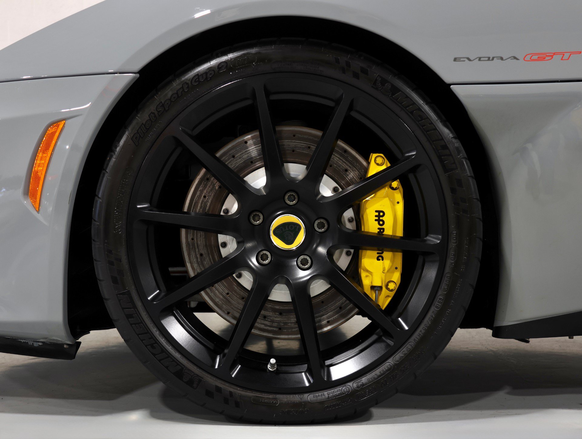 Used 2020 Lotus Evora RWD image 17