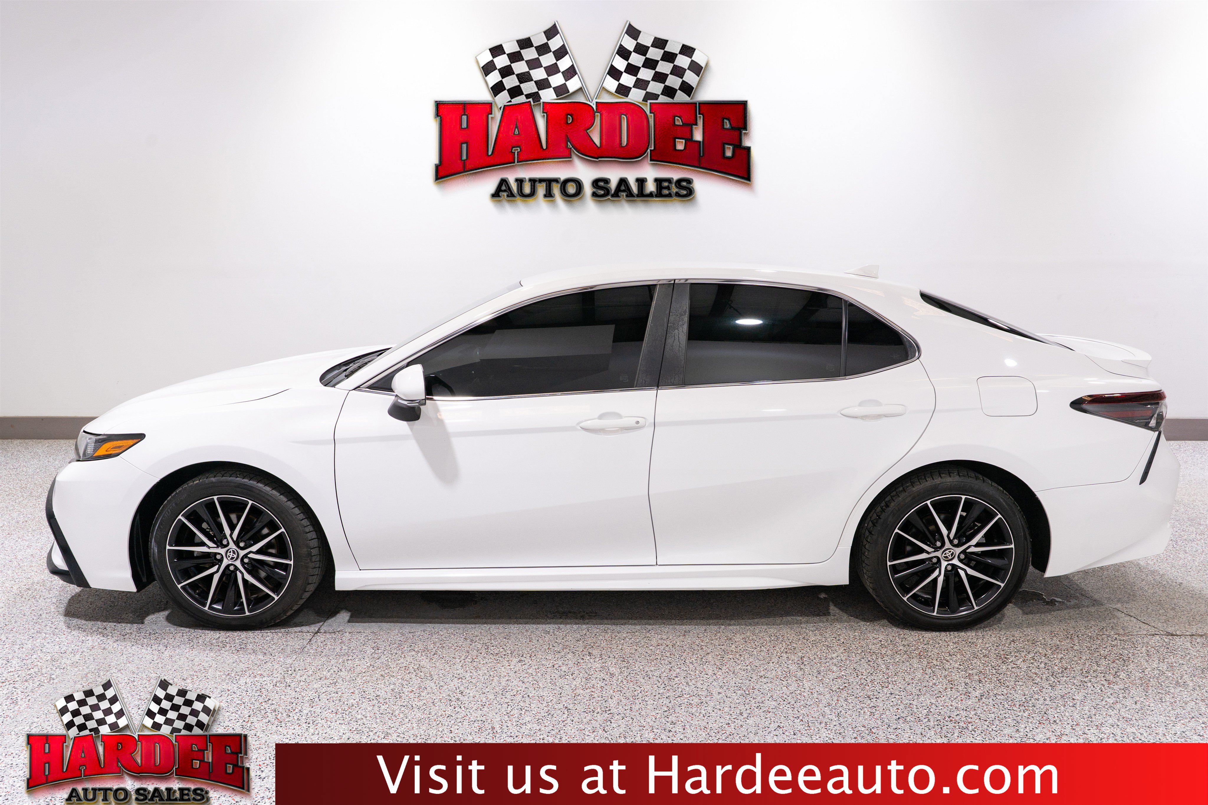 Used 2023 Toyota Camry SE