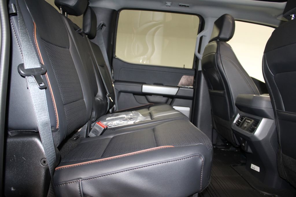 New 2026 Ford F250 Lariat w/ Black Appearance Package image 34