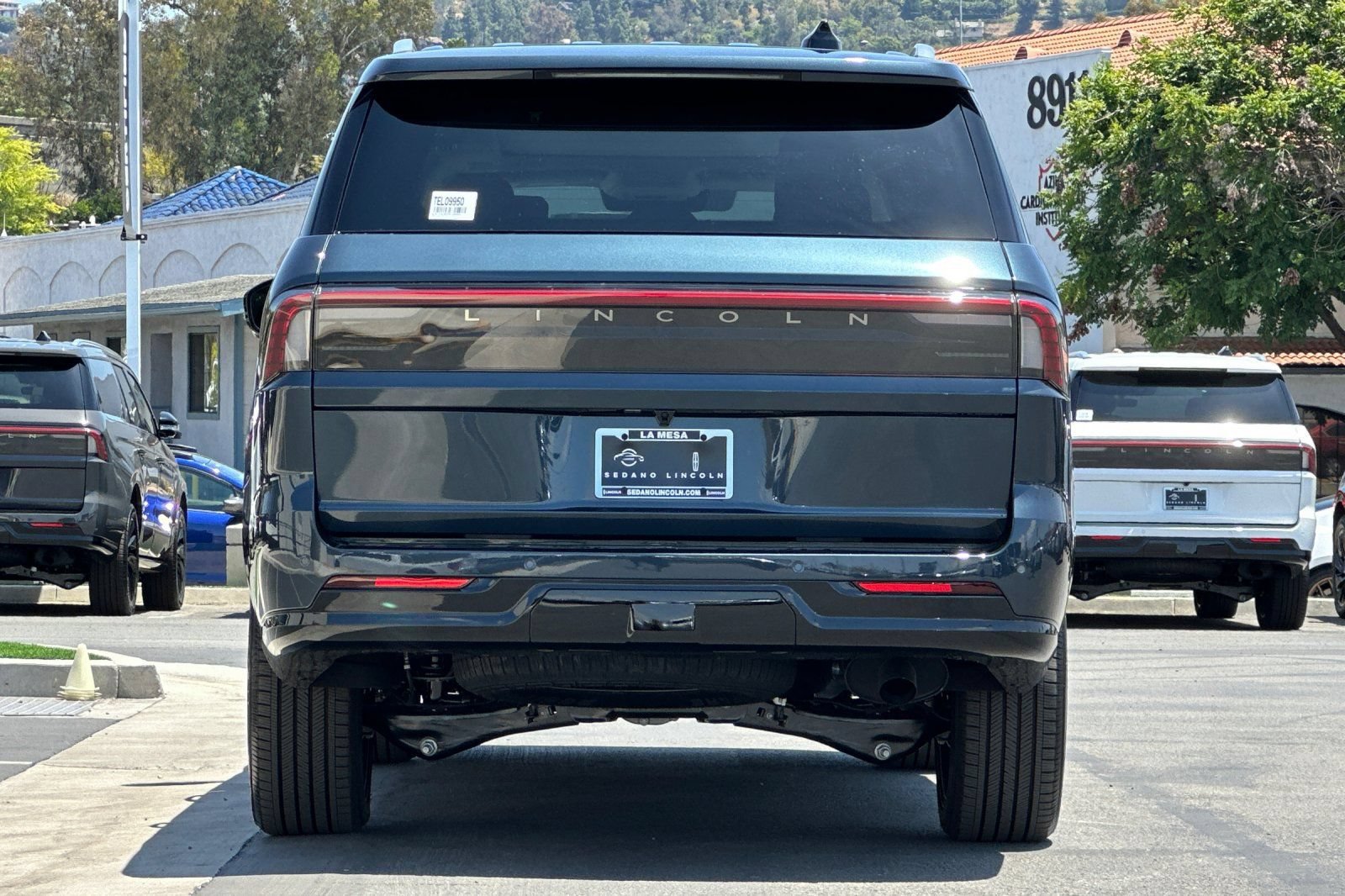 New 2026 Lincoln Navigator L Reserve AWD/4WD image 4