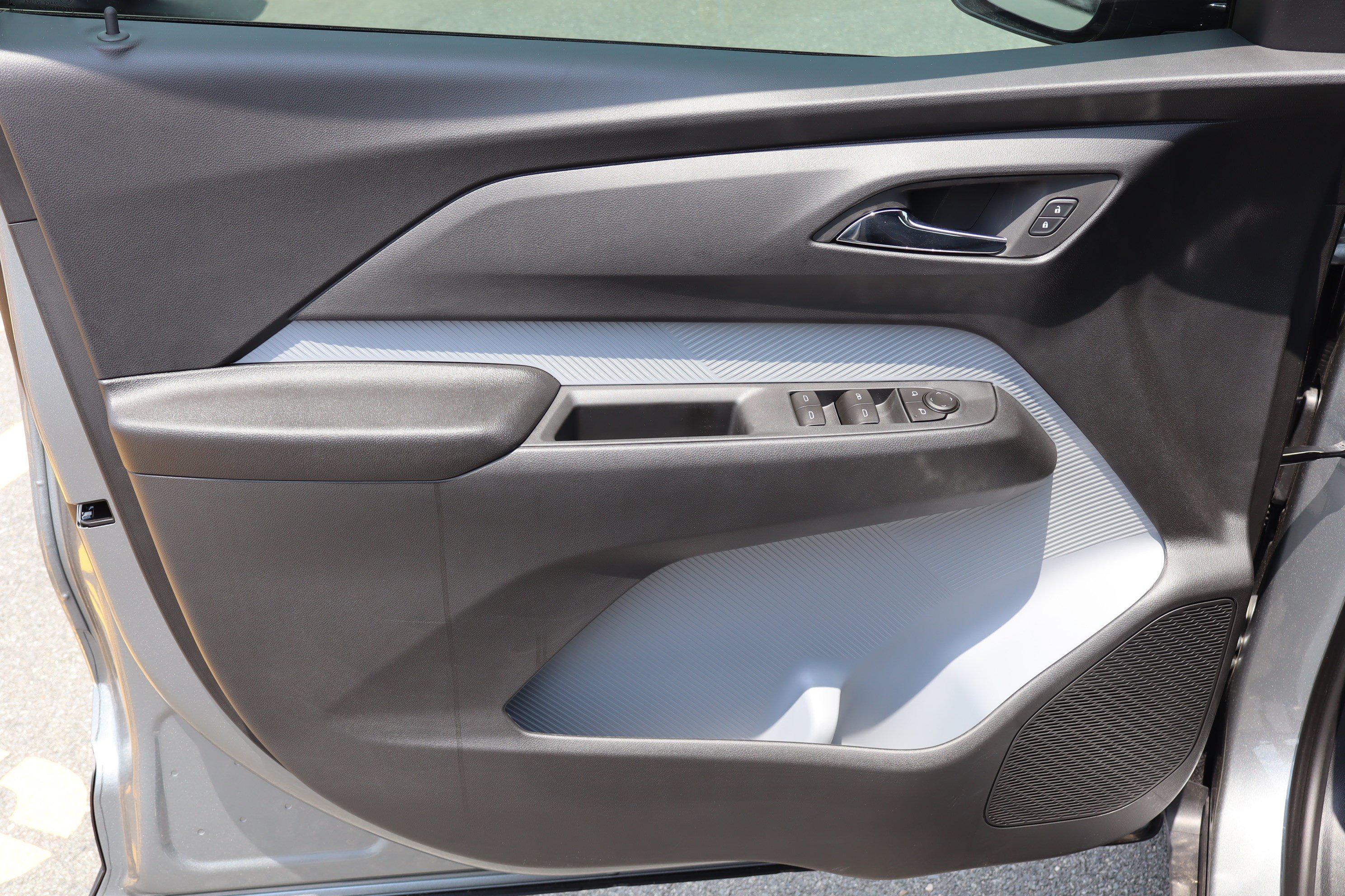New 2027 Chevrolet Bolt LT w/ LPO, All-Weather Package FWD image 10