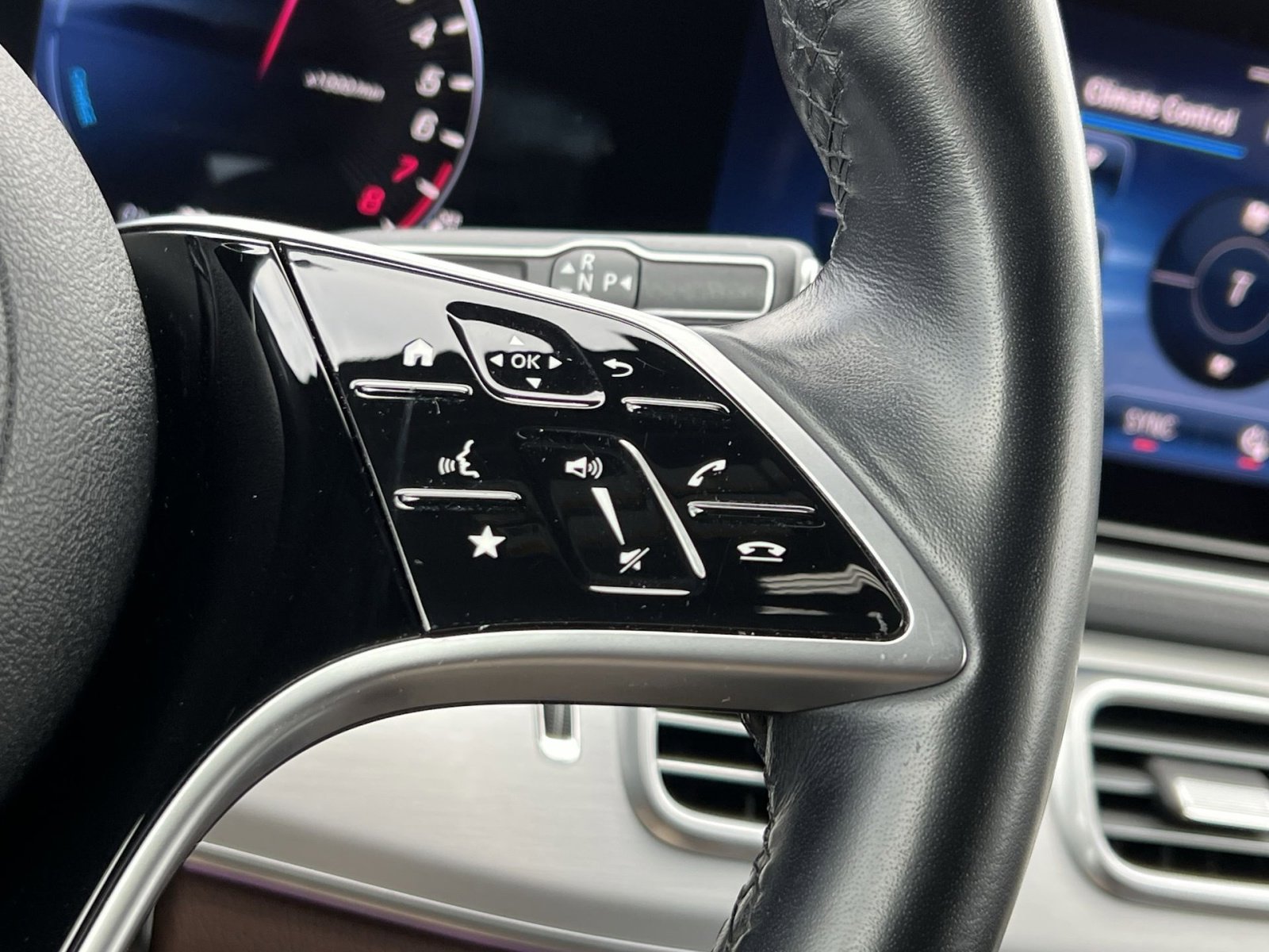 Certified 2024 Mercedes-Benz GLE 450e 4MATIC image 30