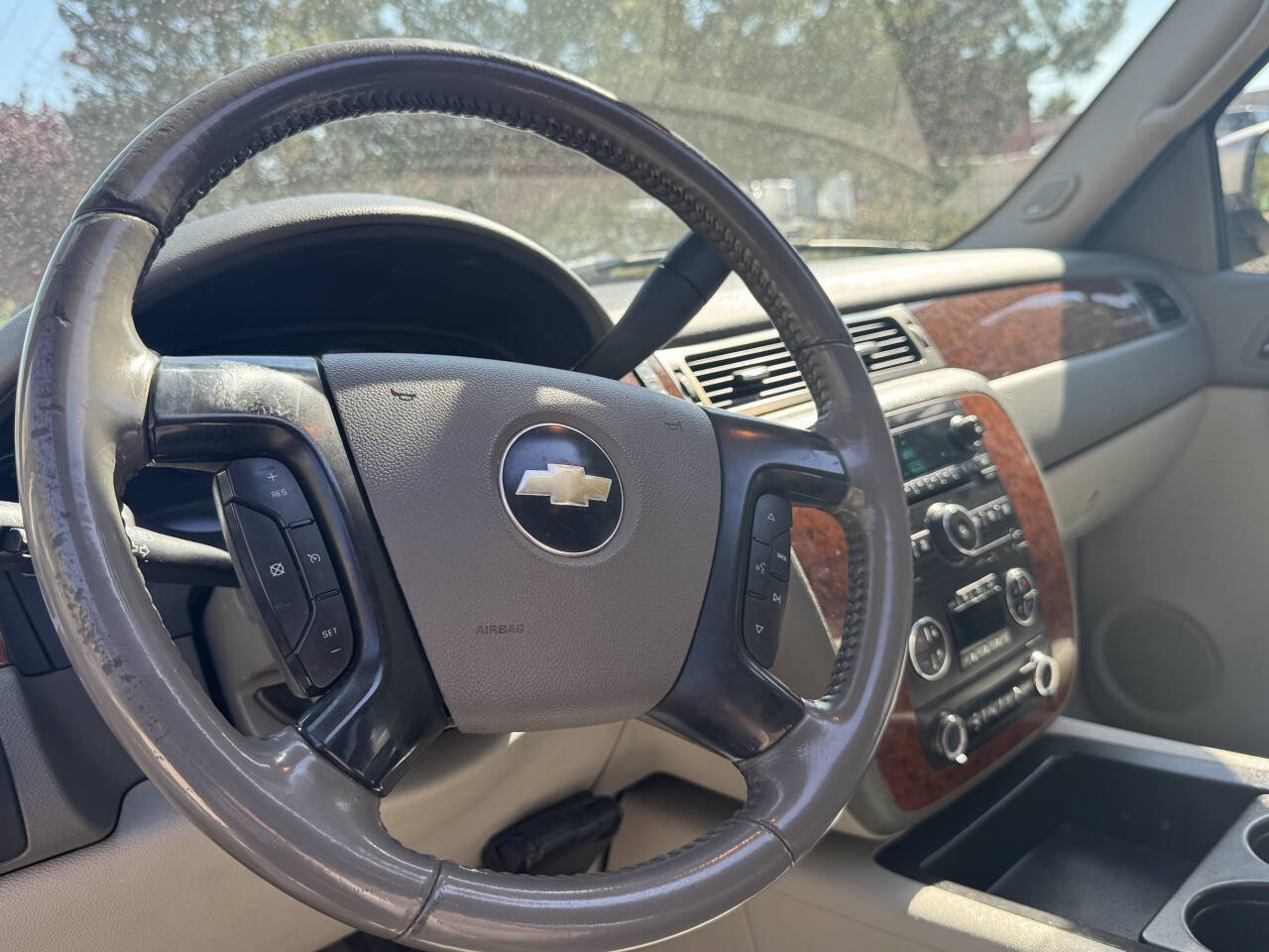 Used 2007 Chevrolet Suburban LT w/ LT Preferred Equipment Group AWD/4WD image 7