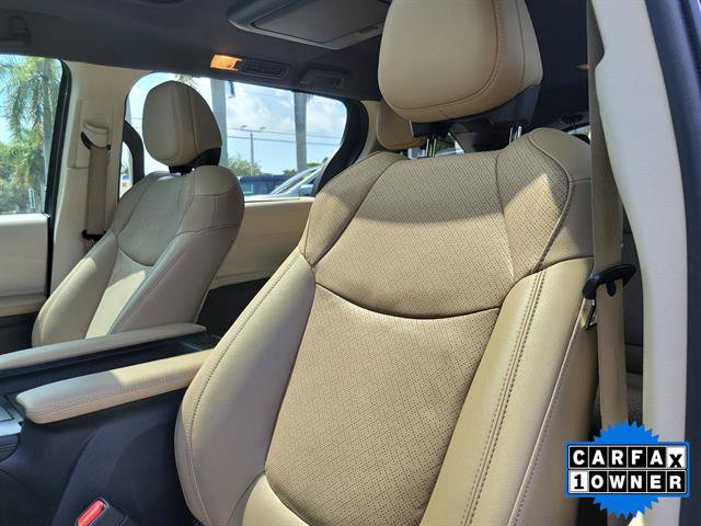 Used 2023 Toyota Sienna Limited FWD image 37