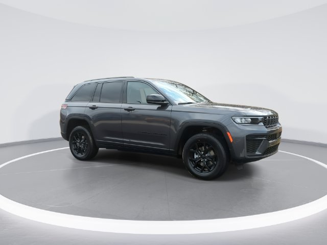 New 2026 Jeep Grand Cherokee Altitude RWD image 9