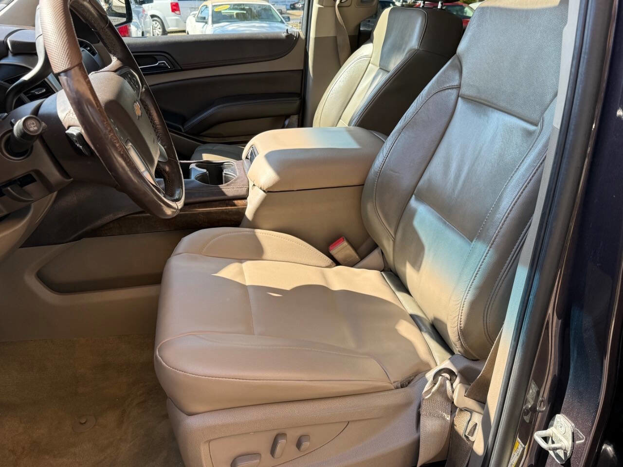 Used 2015 Chevrolet Suburban LT image 5