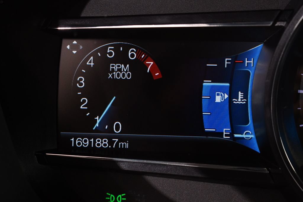 Used 2019 Ford Explorer XLT w/ Equipment Group 202A AWD/4WD image 28
