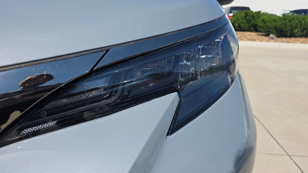 Used 2022 Toyota Sienna XLE Woodland Edition AWD/4WD image 9