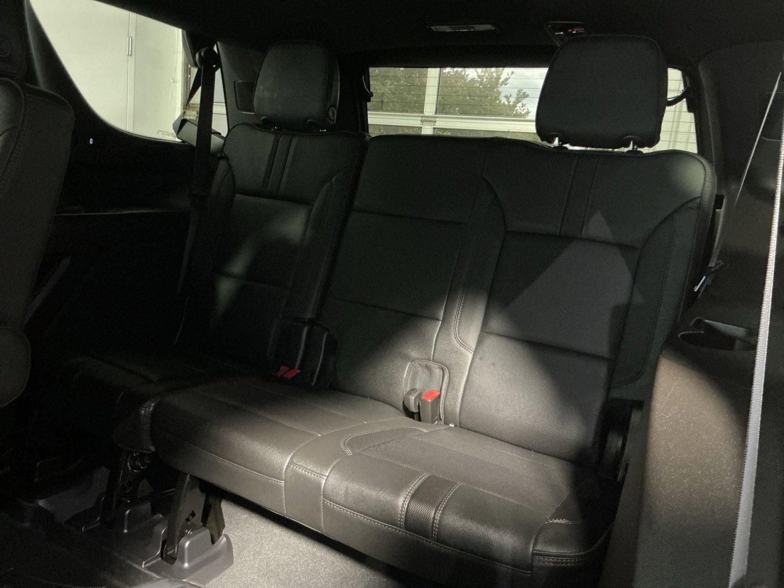 Used 2021 Chevrolet Tahoe RST w/ Luxury Package AWD/4WD image 24