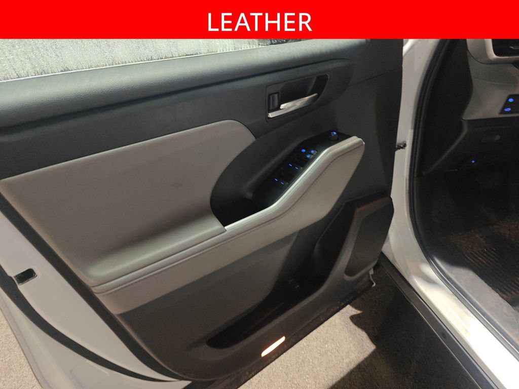 Used 2022 Toyota Highlander XLE image 5