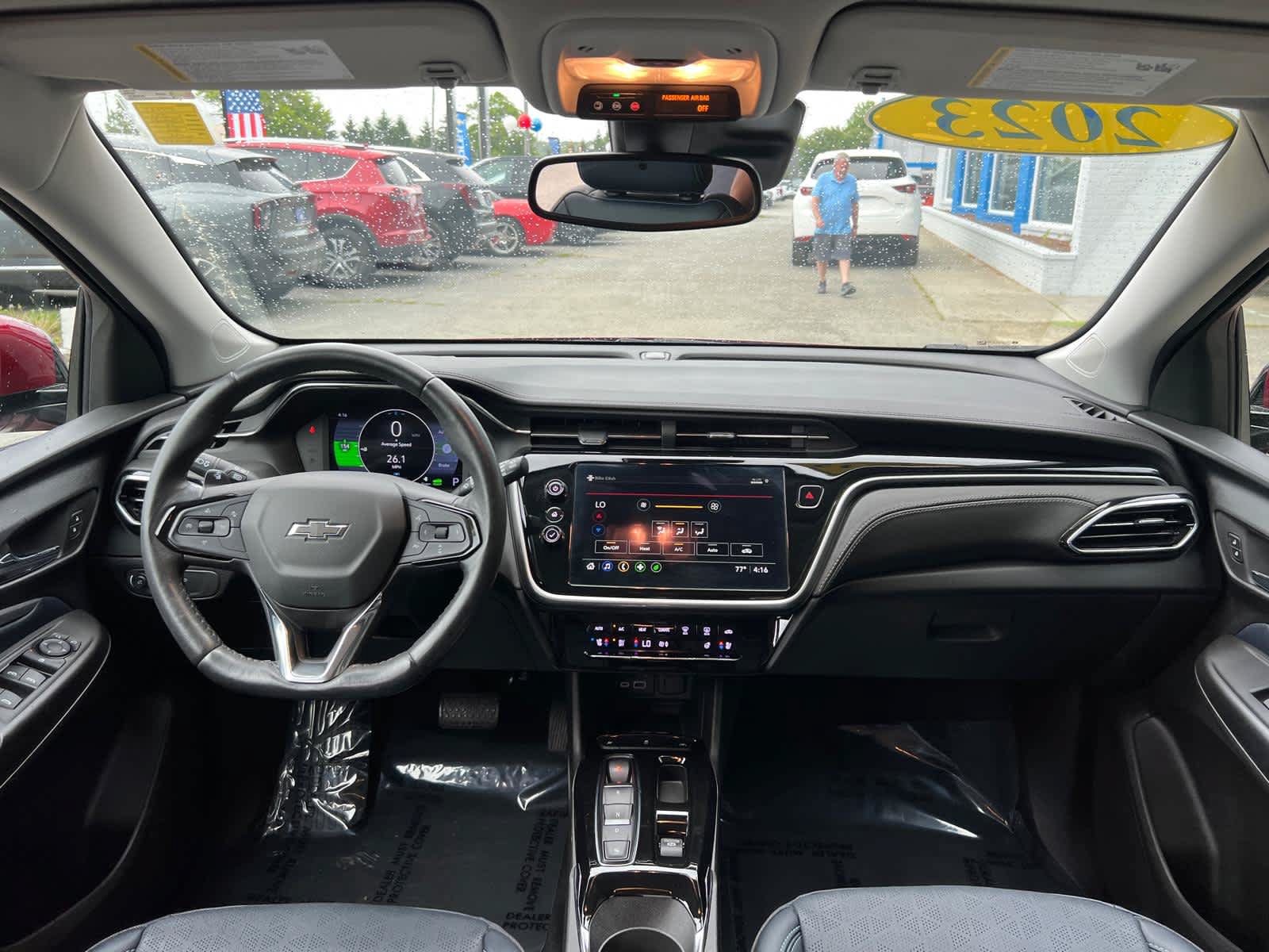 Certified 2023 Chevrolet Bolt EUV LT w/ Convenience Package FWD image 33