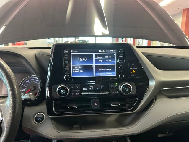 Certified 2021 Toyota Highlander L image 24