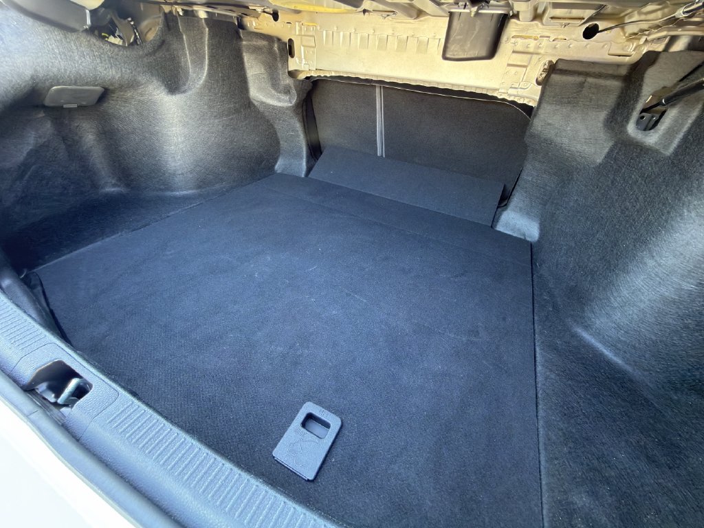 Used 2019 Toyota Camry SE w/ Carpet Mat Package FWD image 23