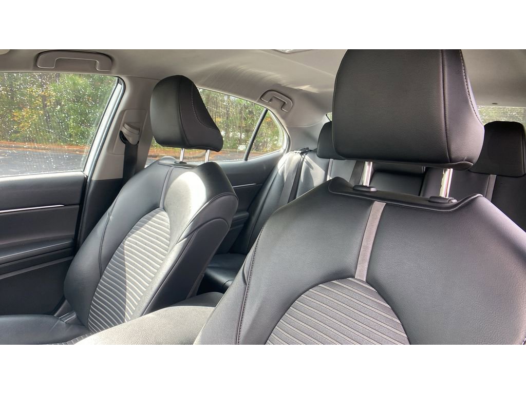 Used 2021 Toyota Camry SE image 5