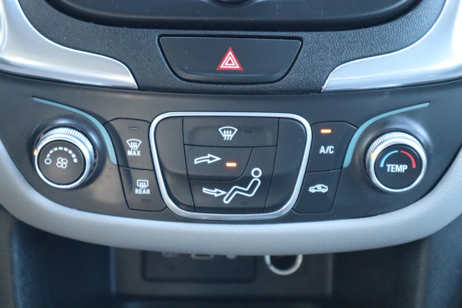 Used 2019 Chevrolet Equinox LS FWD image 22