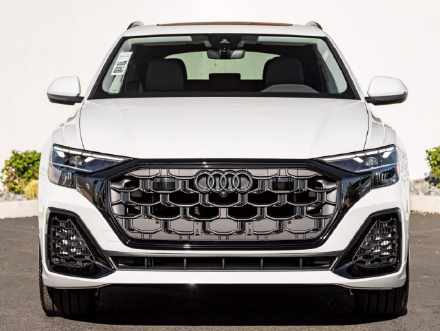 New 2026 Audi Q8 Premium Plus AWD/4WD image 3