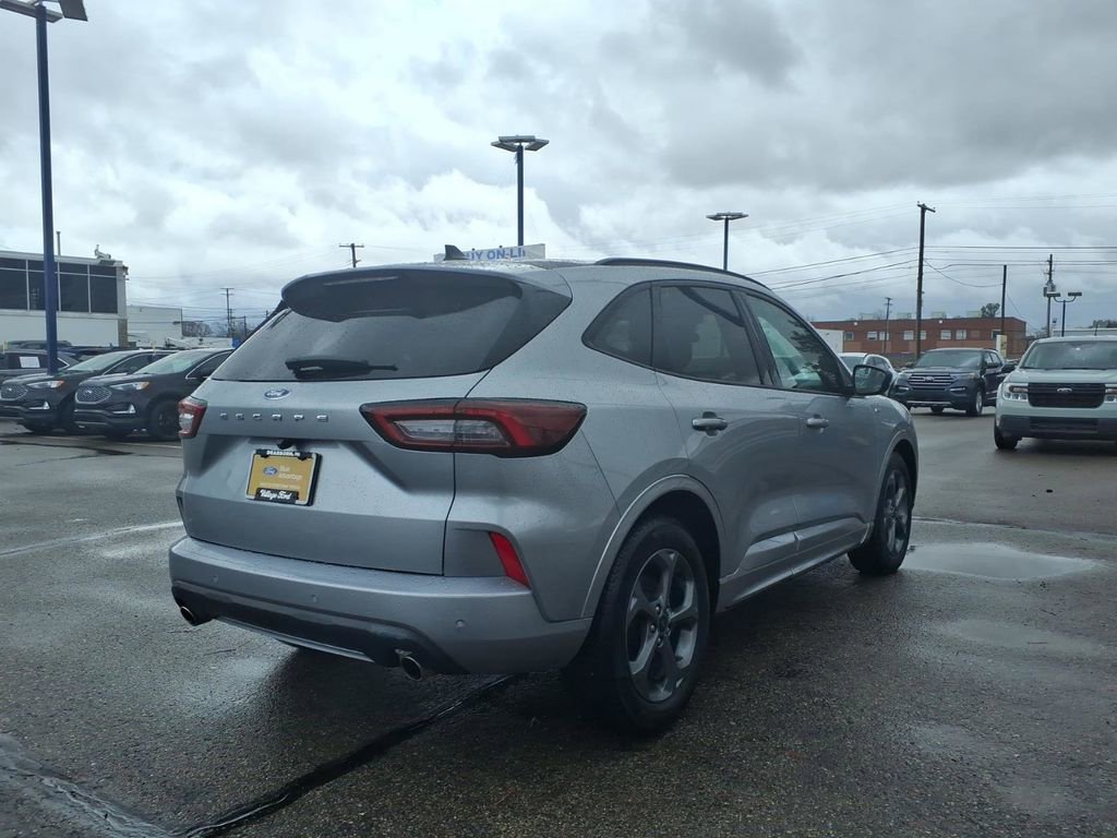Certified 2024 Ford Escape ST-Line w/ Tech Pack #1 FWD image 6