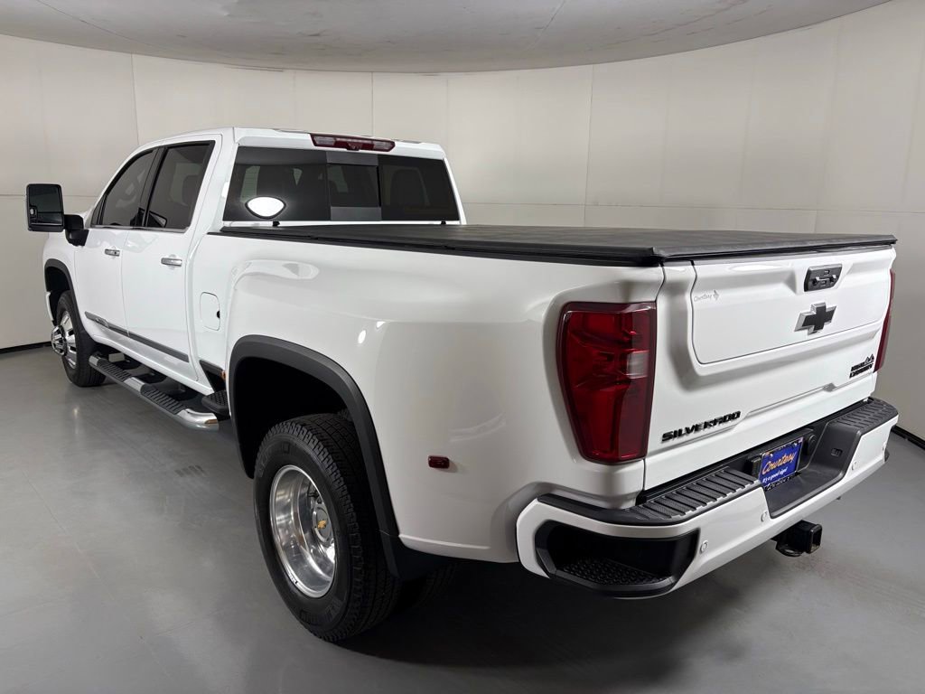 Used 2024 Chevrolet Silverado 3500 High Country w/ High Country Premium Package image 7