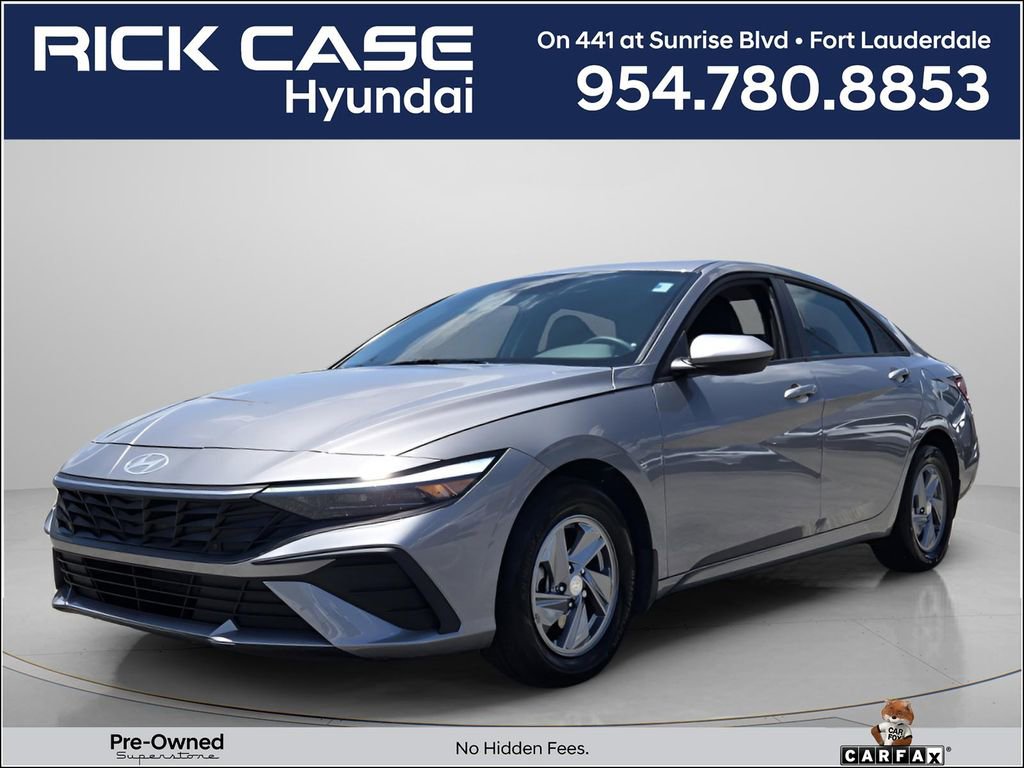 Certified 2025 Hyundai Elantra SE FWD image 1