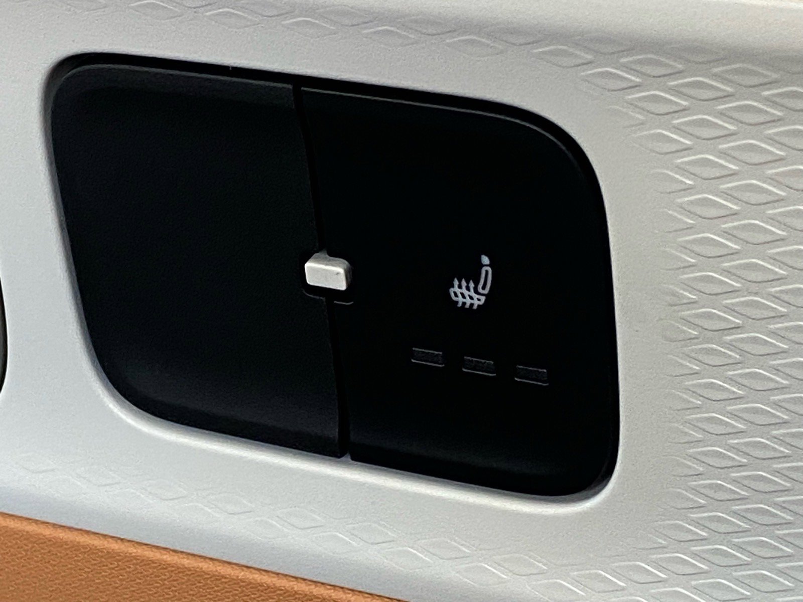 Certified 2025 Volkswagen ID. Buzz 1st Edition image 16