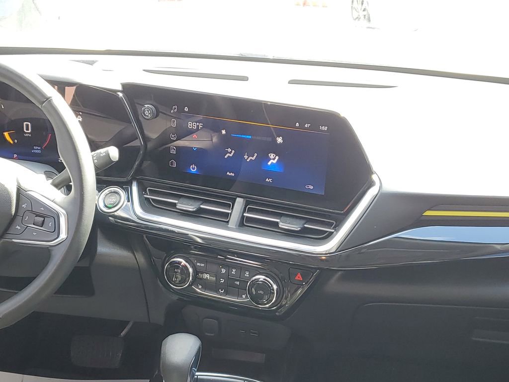 Certified 2024 Chevrolet Trax ACTIV w/ Sunroof Package FWD image 29