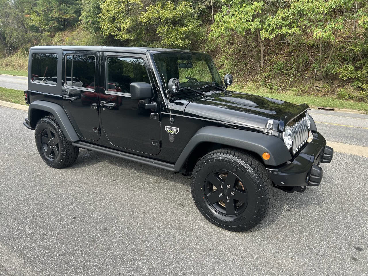 Used 2012 Jeep Wrangler Unlimited Rubicon image 11